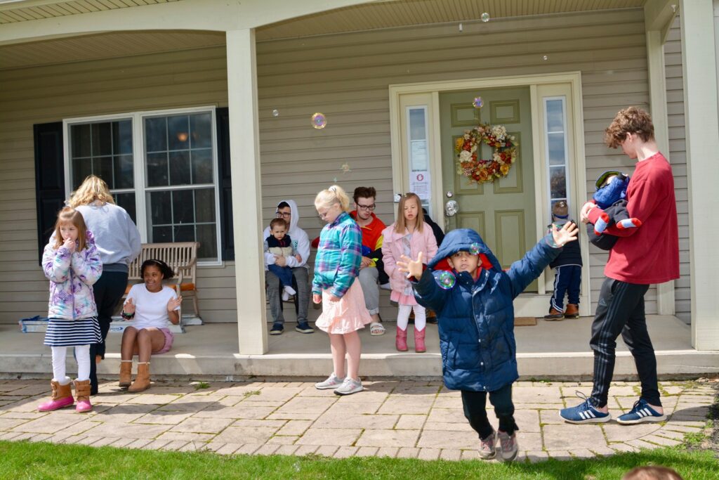 covid-19 18 children family sick breathing