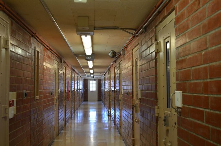 California's youth prisons like the Ventura Youth Correctional Facility will close, leaving plans to house incarcerated youth to counties.