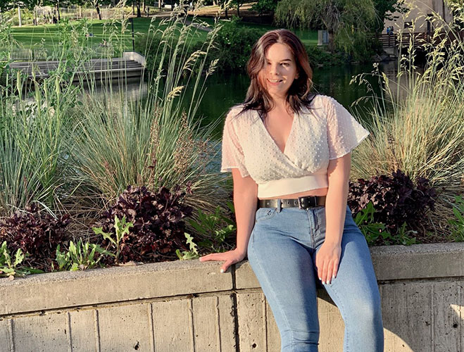 Lynsey Romero struggled with her mental health due to trauma and the pandemic.